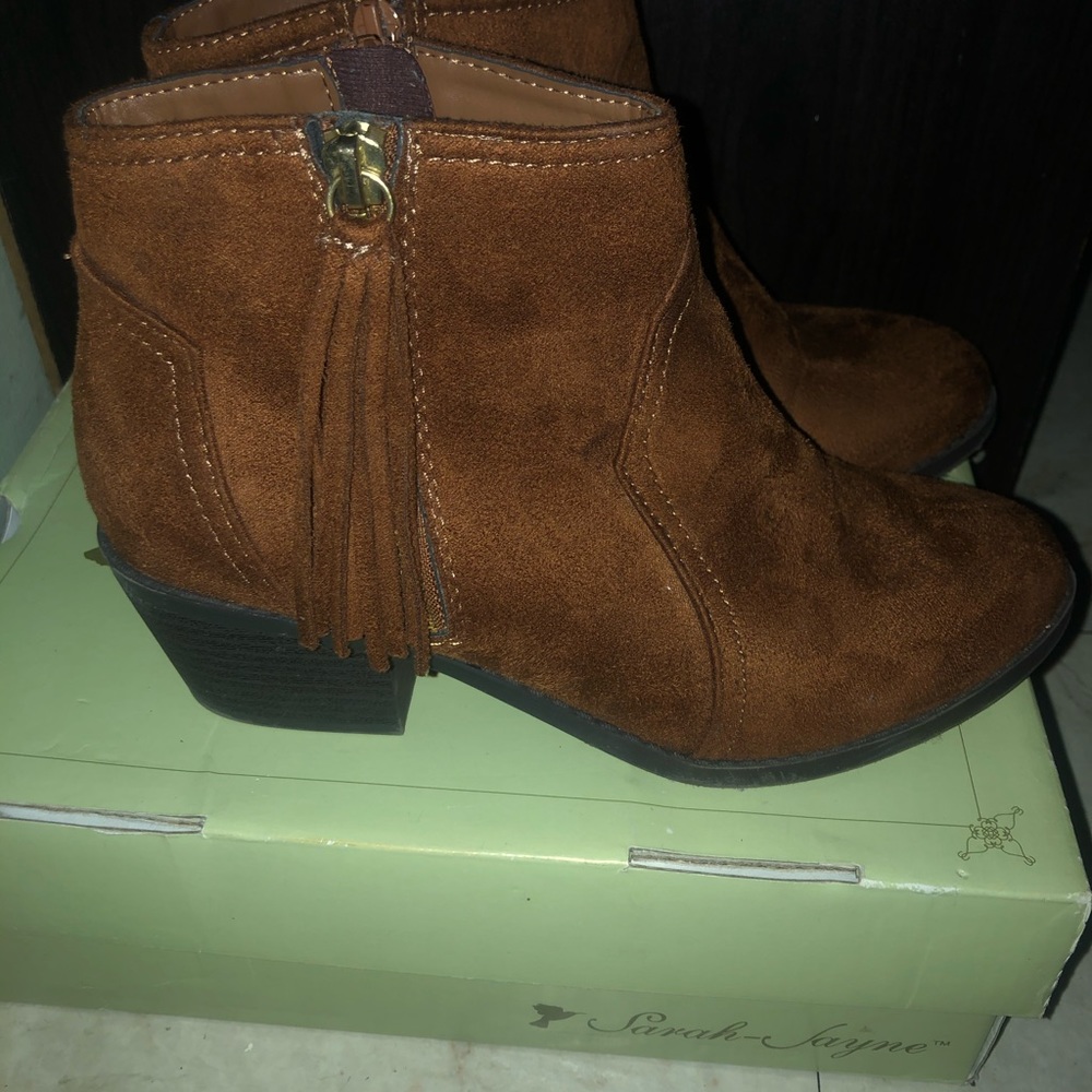 Booties - Picture 4 of 4